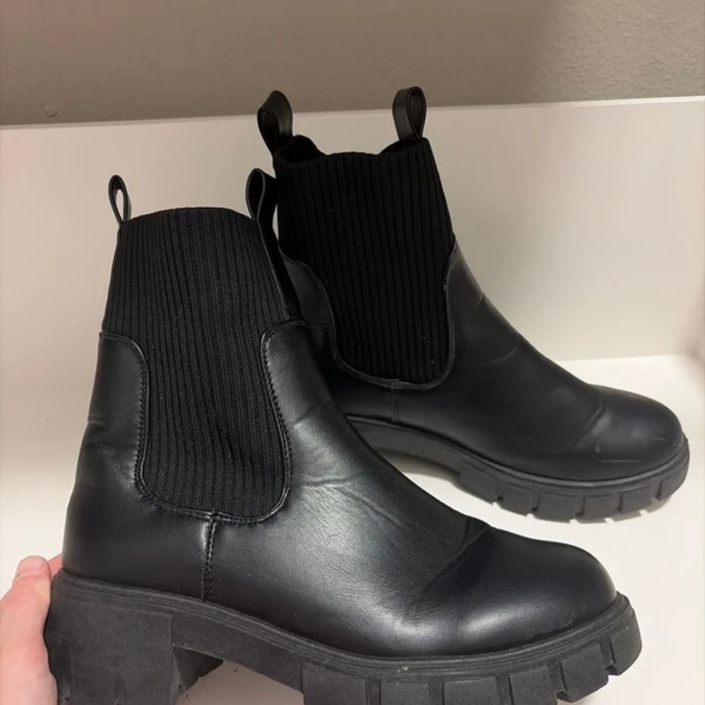 Boots Black Textured Ankle Booties